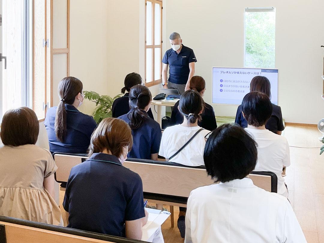歯科治療技術「プレオルソ」の勉強会受講風景