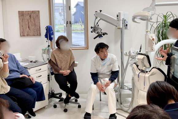 稲沢市グランツ歯科室のミーティング風景