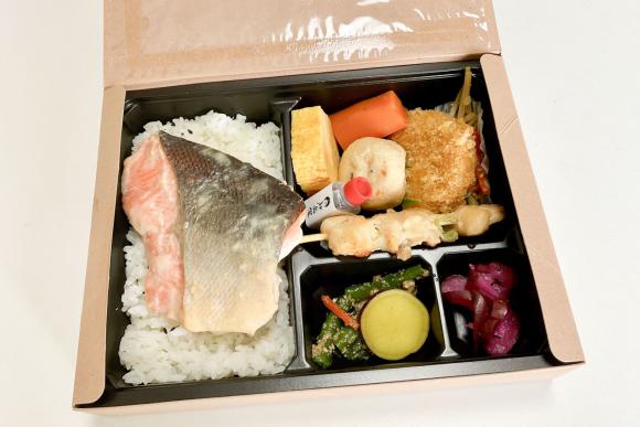 稲沢市グランツ歯科室ランチミーティングの神楽饗さんのお弁当